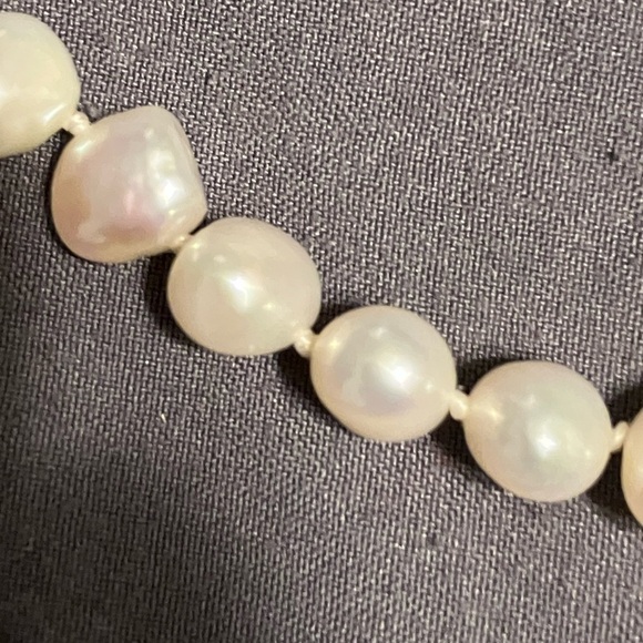 Freshwater Pearl Necklace 18 in. - Picture 9 of 9